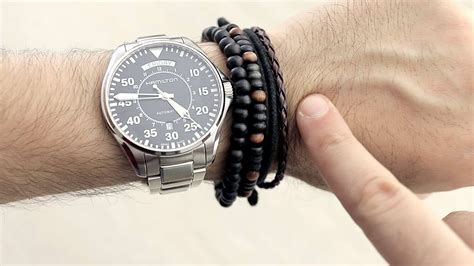 slender wrist